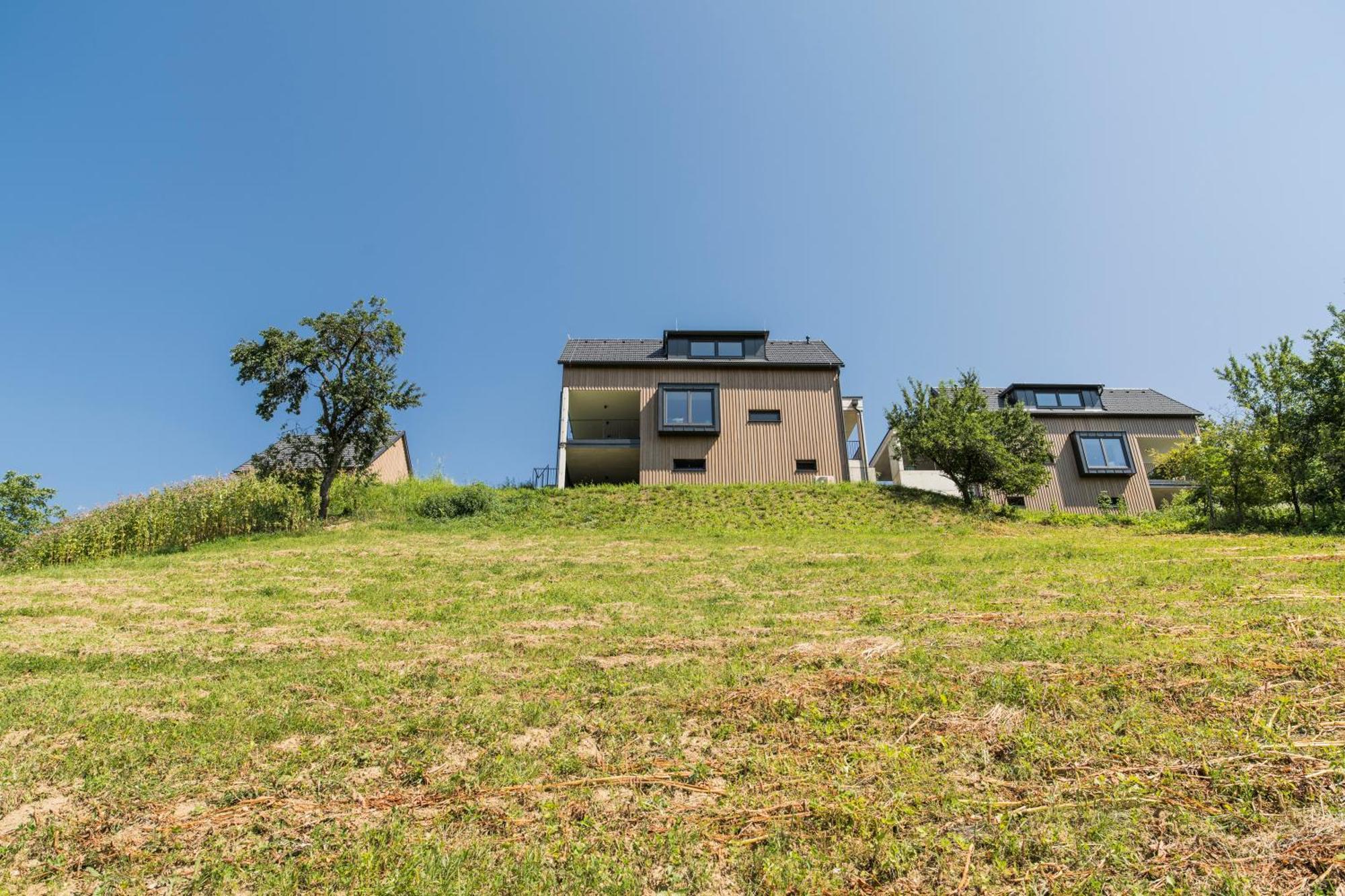 Weinzeit Chalets Гамлиц Стая снимка